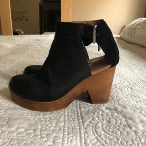 Free People- Amber Orchard clogs